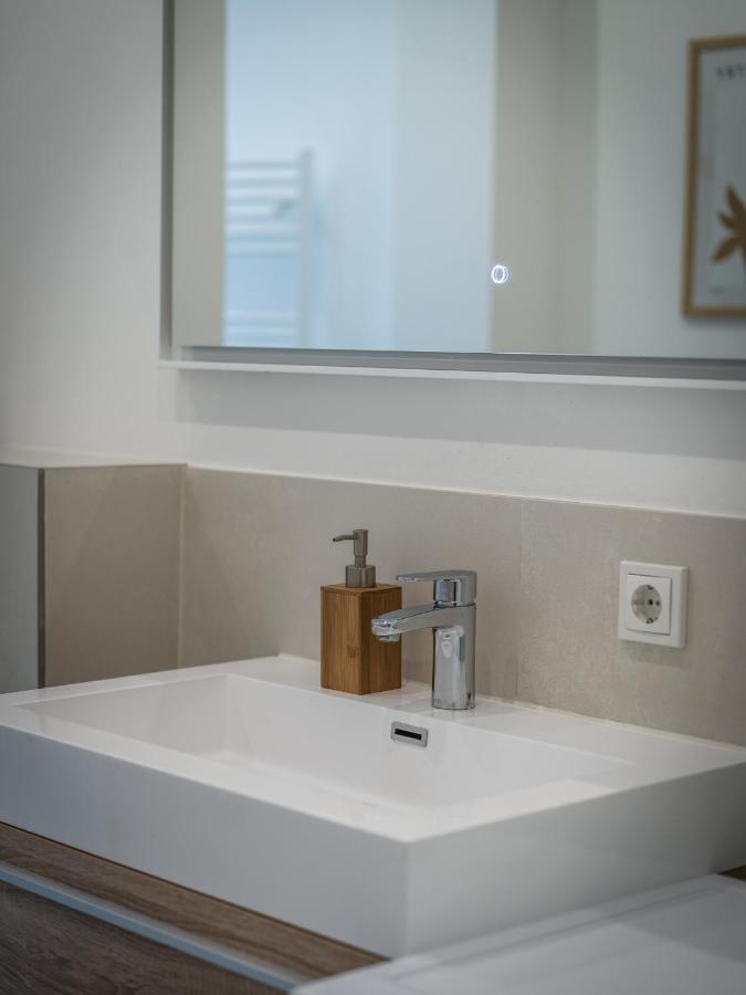 Hochwertige Altbauwohnung Im Modernen Stil In Wiesbaden - Kueche - Terrasse - Wlan - Zentral Kültér fotó